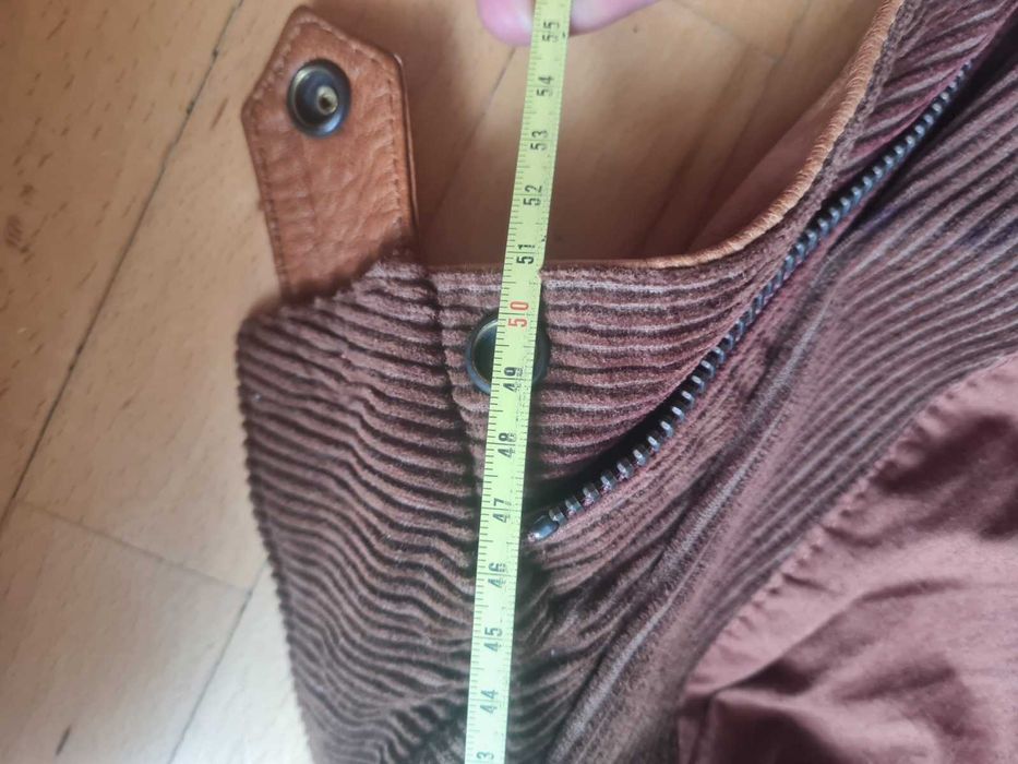 Яке от агнешка кожа , носено веднъж на бал.