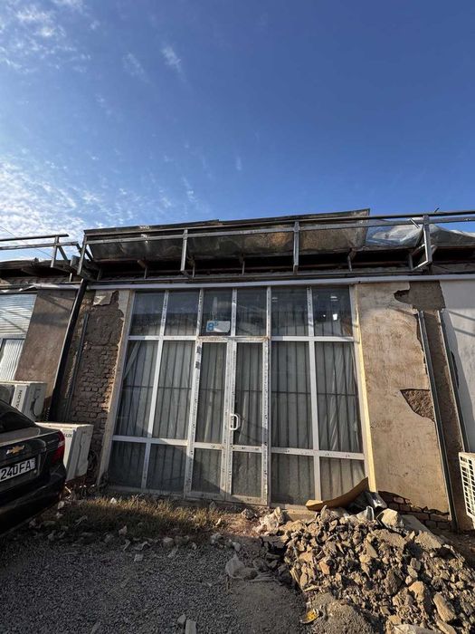 Жиззах Ором бозори ҳудудидаги докон сотилади