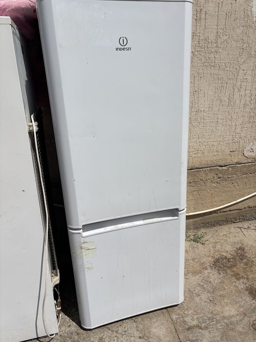 Холодильник INDESIT