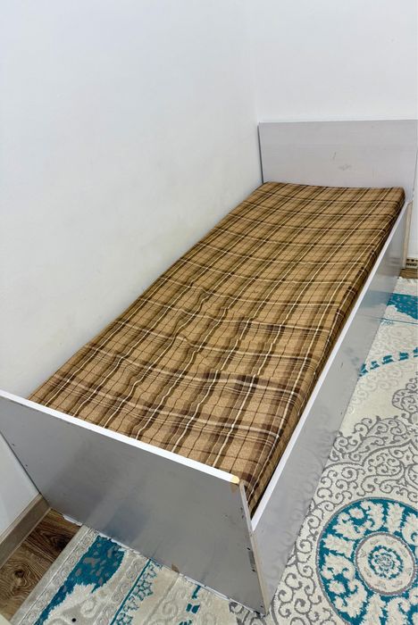 Кровать в хорошом состоянии