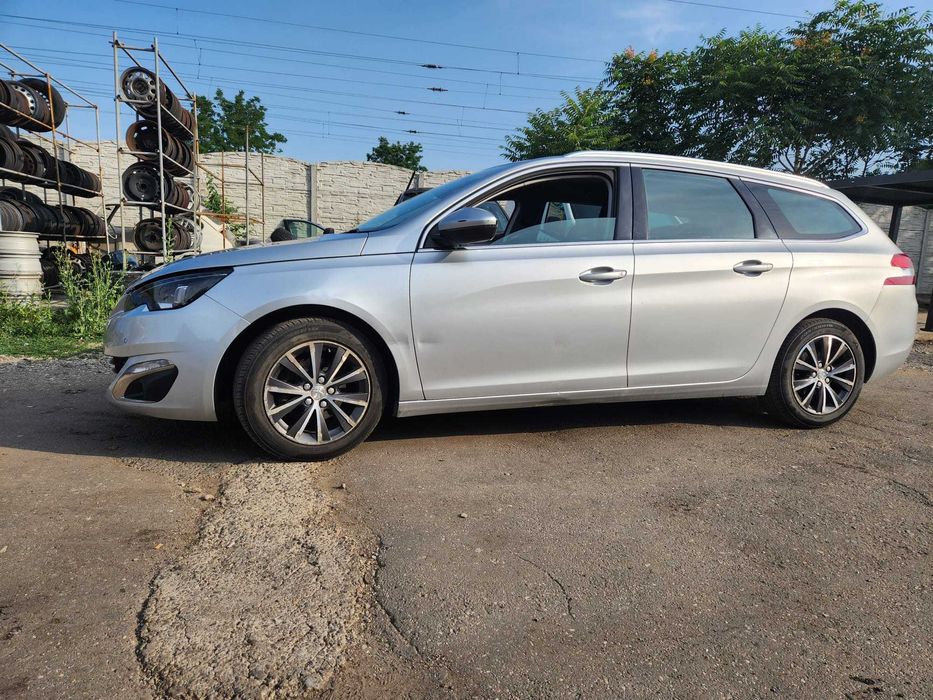 Dezmembrez Peugeot 308 1.6 HDi an 2016