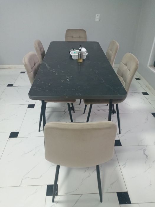 Столы и стулья для кафе