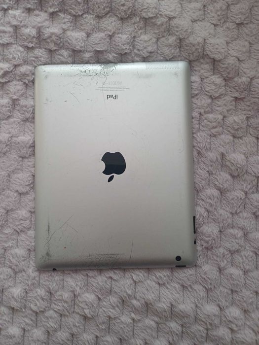 Vând iPad Apple 16GB Wi-Fi, functional – cu cutie originală