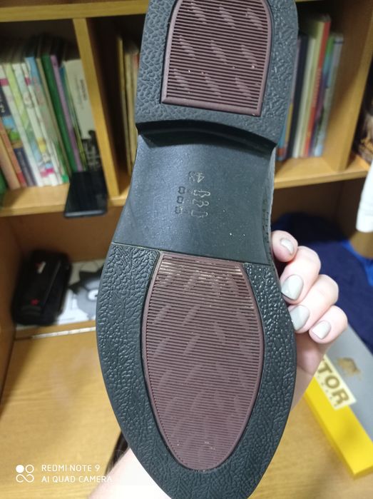 Продаются мужские туфли 43 размер