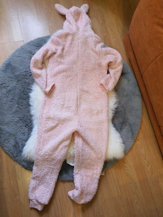 Pijama roz intreaga fete forma iepuras mar. 152 cm