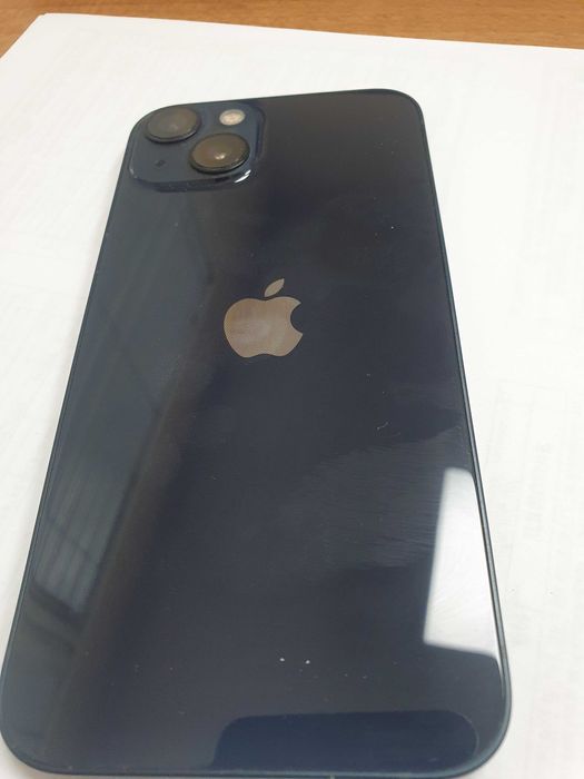 Iphone 13  128 gb  с оставаща гаранция 15 месеца