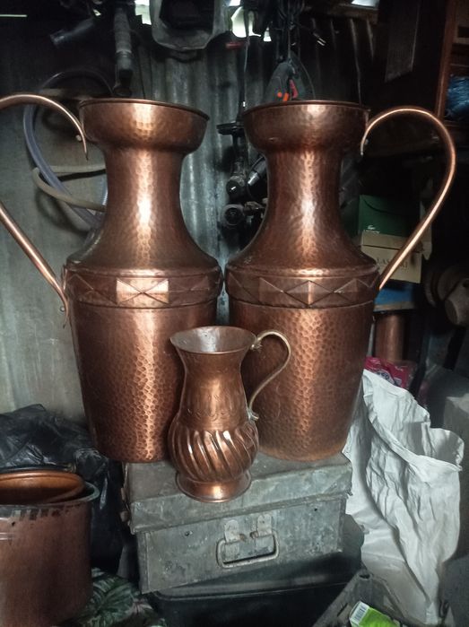 Carafe vechi din cupru la 345 de lei