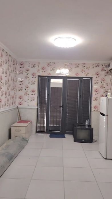 Элободда квартира сотилади 
-1 қаватда 2 хоналик. 
Жиҳозлари бор. Кон