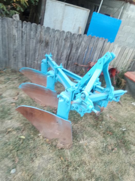 Vând utilaje agricole tot ce se vede