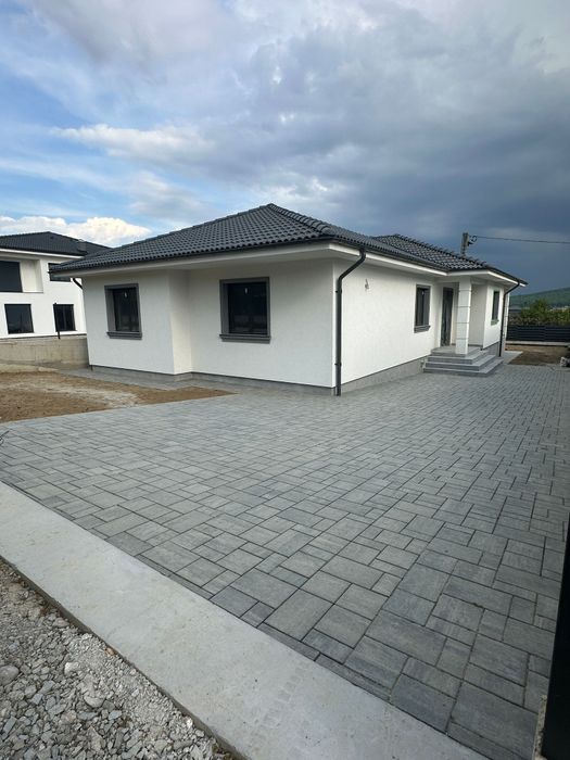 Casa de vanzare superfinisata parter în Bistrita