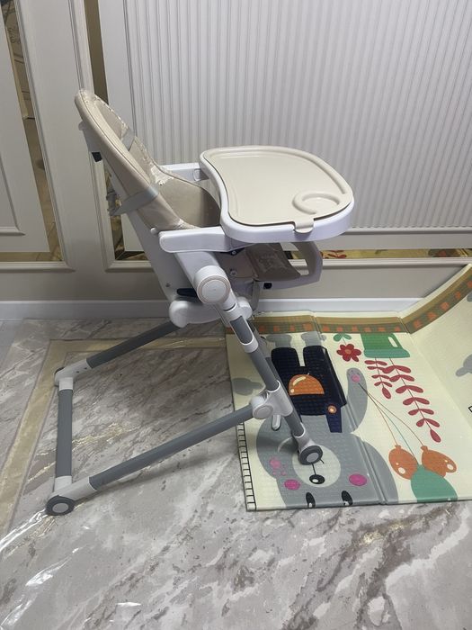 Детскии стол для кормления