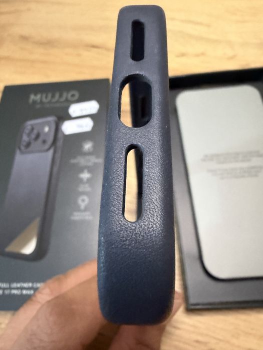 Кейс на " MUJJO " - ест-на кожа с magsafe за Apple Iphone 17 pro max.