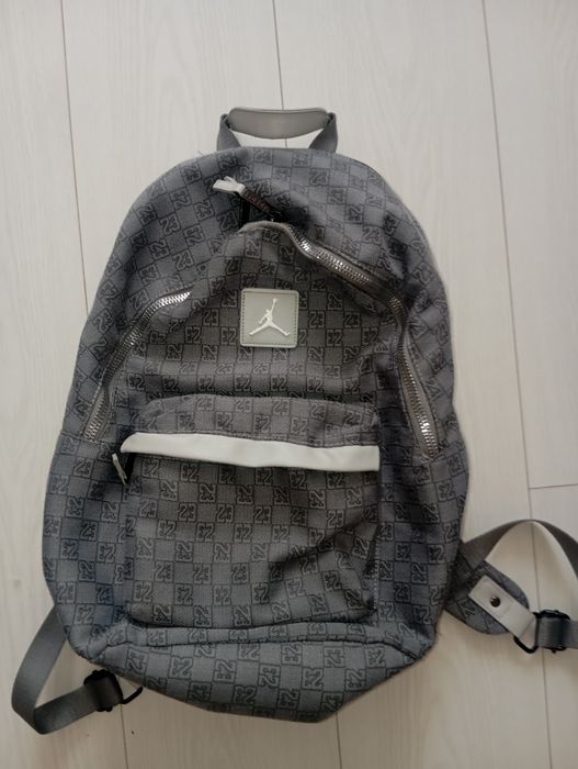 Рюкзак Jordan серый 8/10