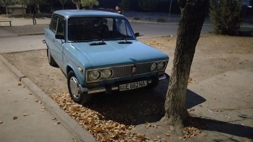 Машина Жигули 2103