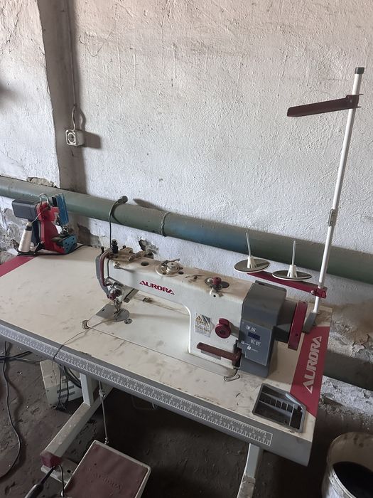 Швейная машина ( промышленная)