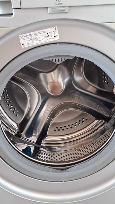 Kir moshina sotiladi ELECTROLUX 6kg