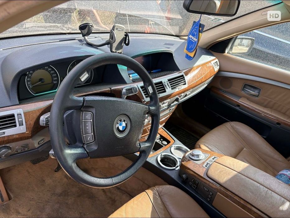 Продава се BMW 745i 2007година