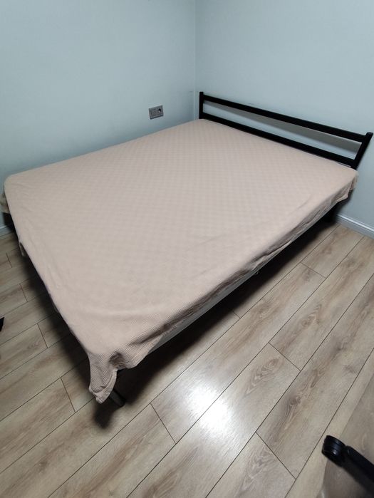 Кровать с матрасом 200х160