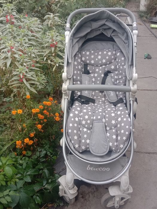 Коляска в отличном состояниии
