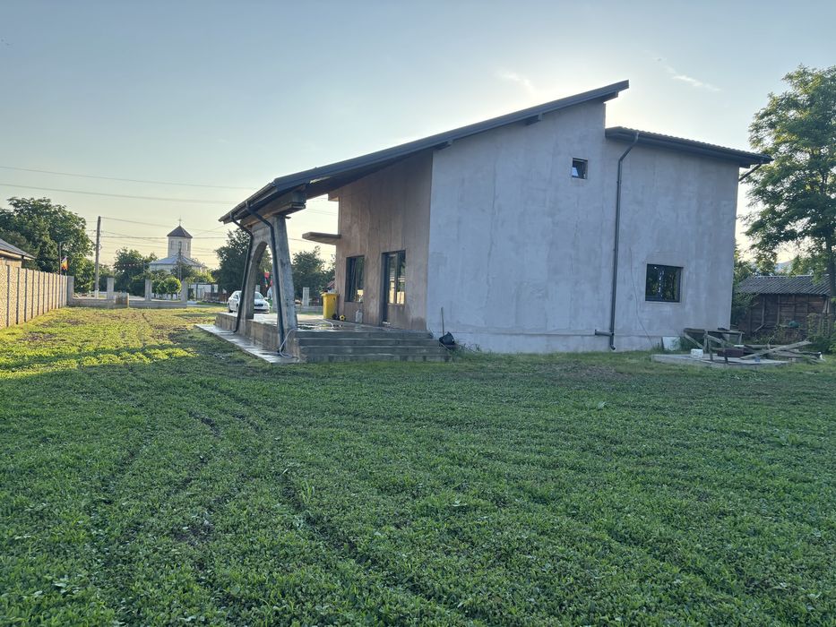 Casa De Vanzare