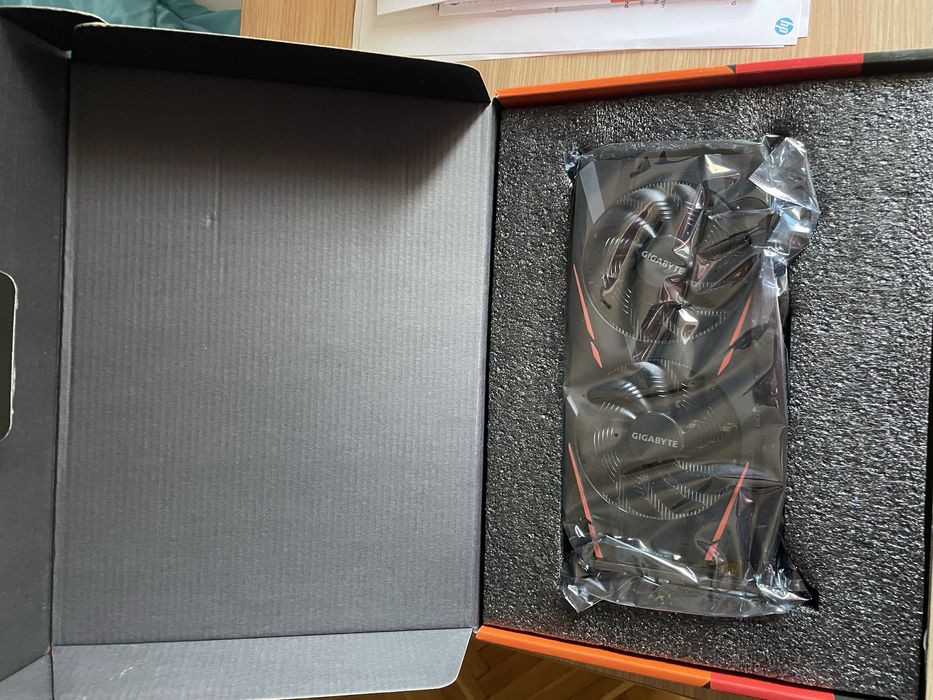 Видеокарта AMD Radeon 570 8GB - Почти нова