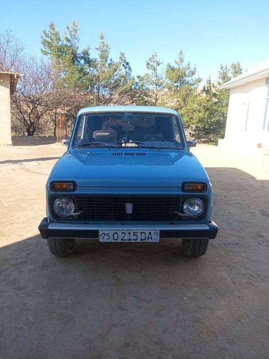 машина нива 2121