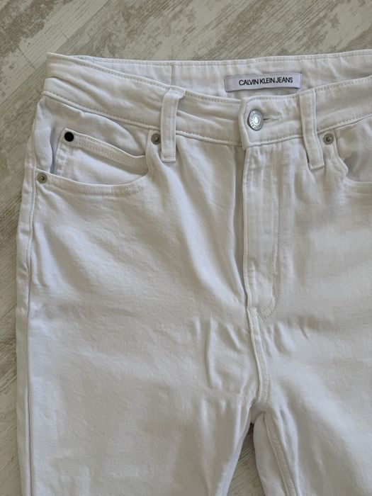 Бели  оригинални дамски дънки Calvin Klein