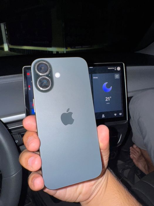 iPhone 17 новый гарантиясымен