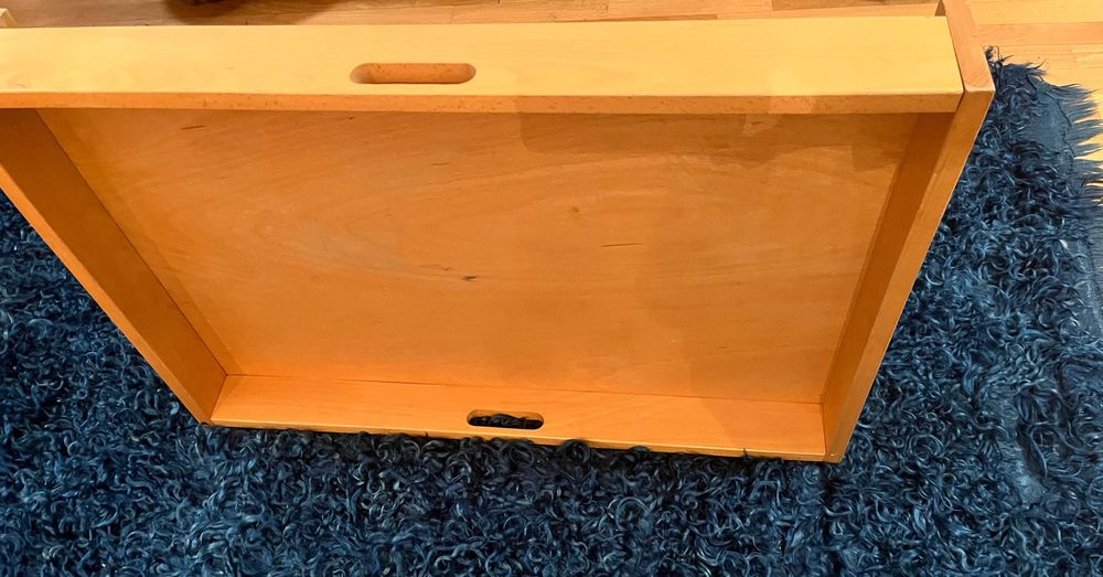 Masa de infasat din lemn, atasabila la patut bebe