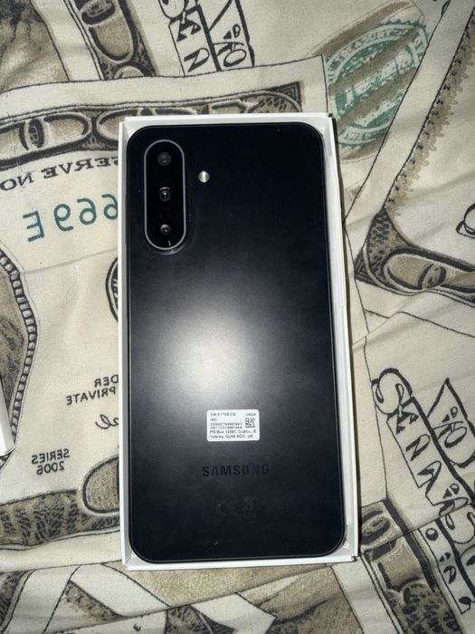 Чисто нов телефон Samsung Galaxy A17 5g 128GB
