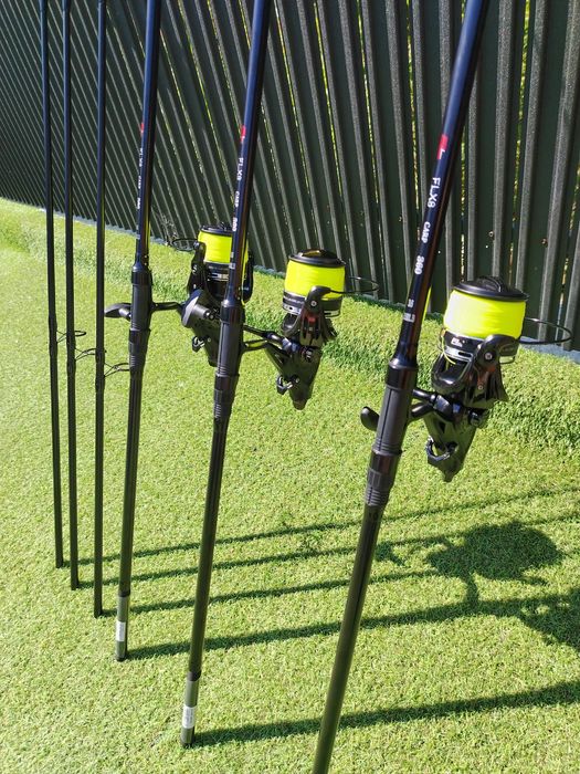 SET 3 Lansete FL Flx 8 CARP 3.60m,2 tronsoane + 3 Mulinete FL BLACK FO