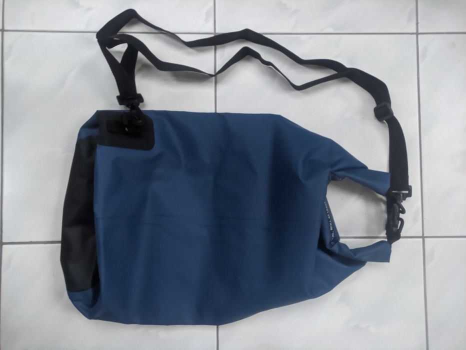 Rucsac geanta impermeabila / waterproof 6 litri camping drumetie