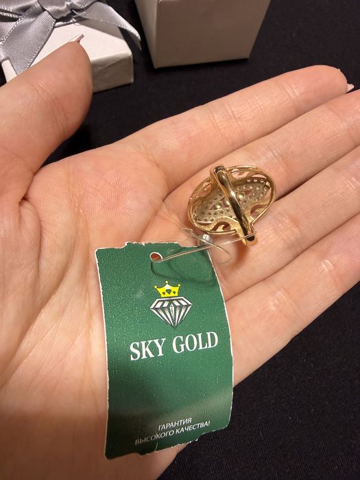 Продам золотое кольцо