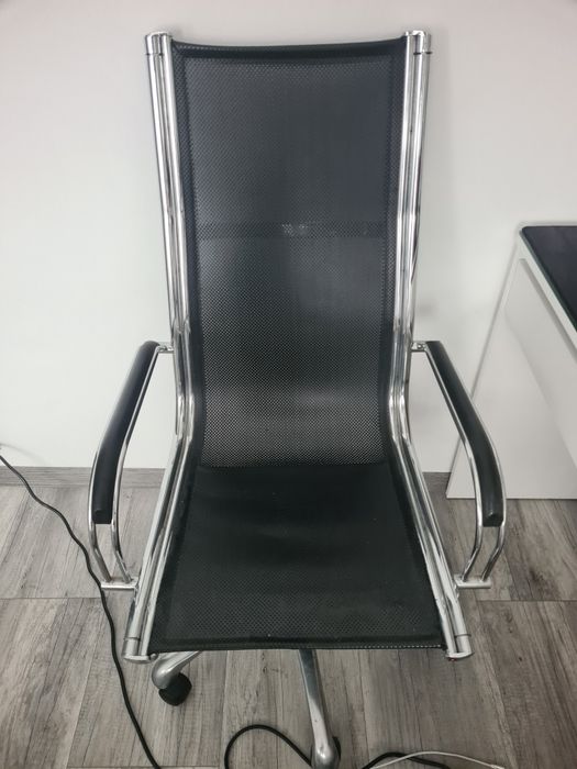 OFERTĂ - Scaun birou directorial ergonomic, plasă mesh și cadru cromat, ca nou