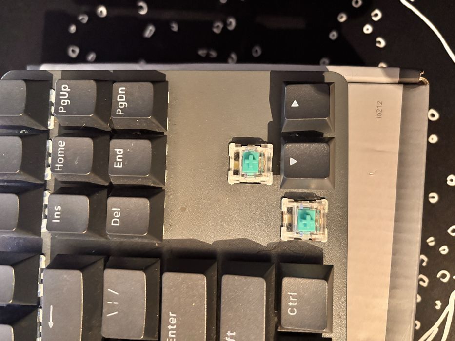 коавиатура io typex gradient by red square