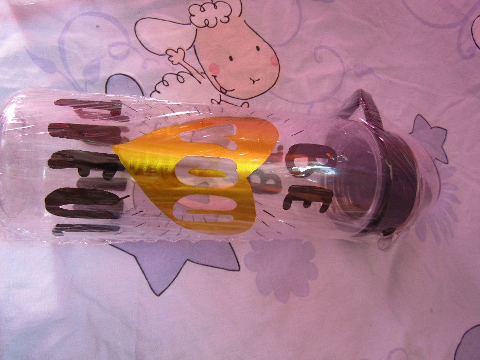 Пластмасово шише за вода