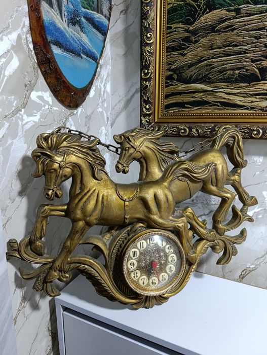 Часы совпластитал продам