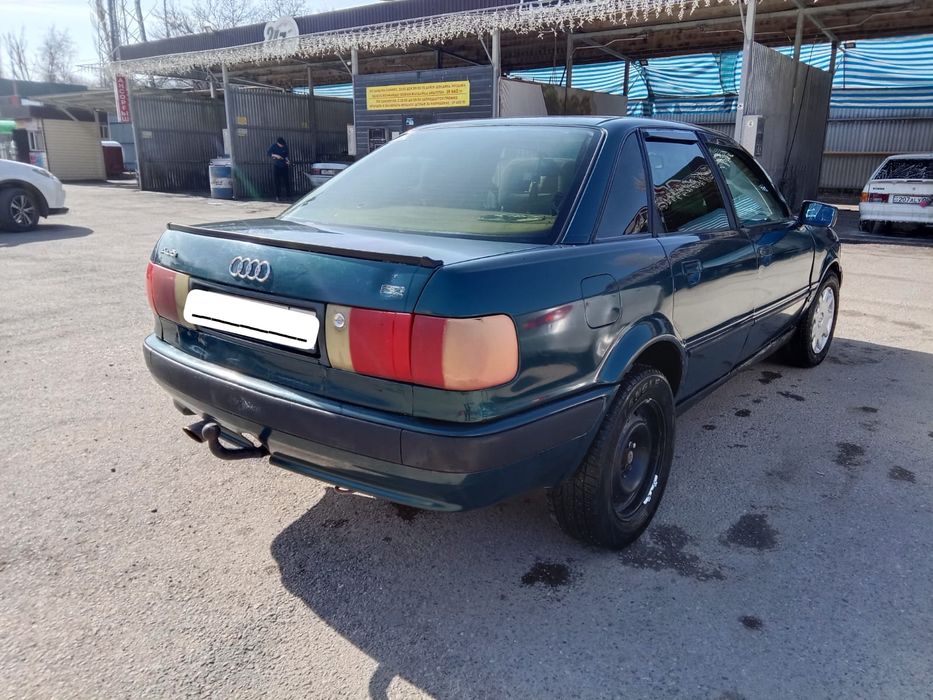 Ауди В4 Газ-бензин. 2.0