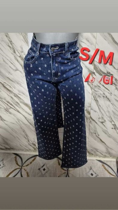 blugi albastri cu pietre