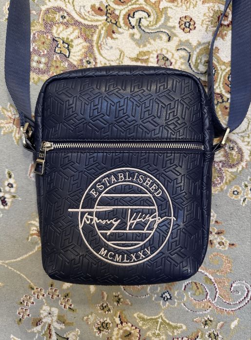 Барсетка сатылады Tommy Hilfiger