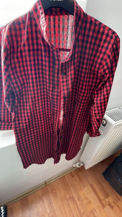 Vând 3 cămăși S , 30 lei