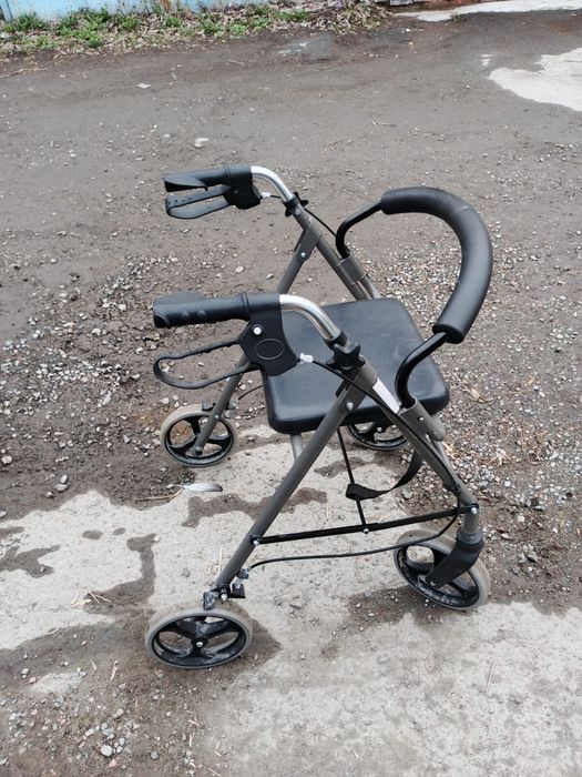 Продам ходунки б/у