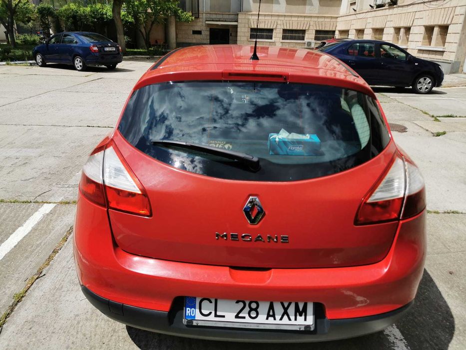 RENAULT MEGANE III / 1.6 16 valve EURO 5 / AN 2010 / 84315 km