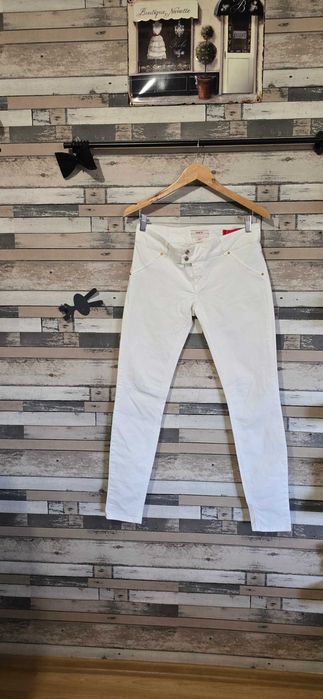 MET M-  дамски дънки с ниска талия (х-192)