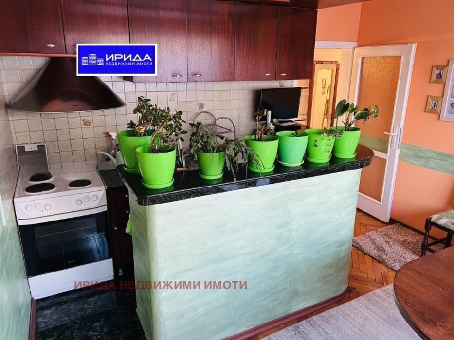 Двустаен апартамент в Гео Милев