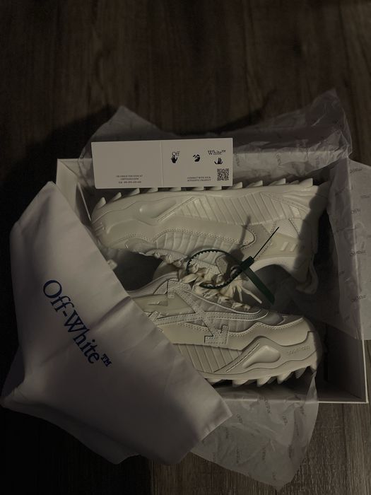 Off white odsy 1000(cream/white)