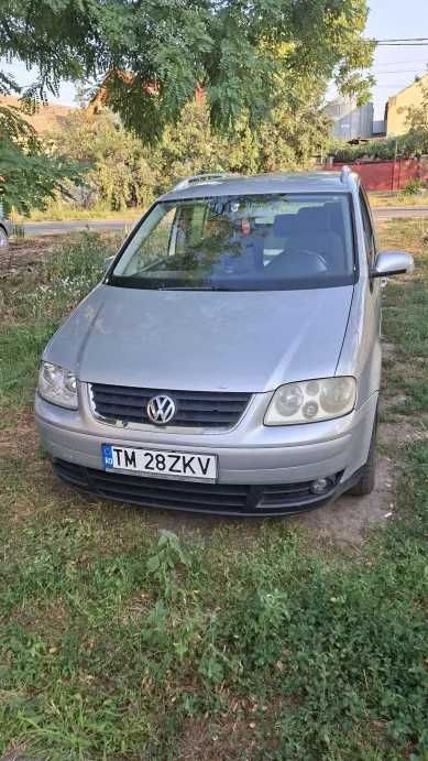 VOLKSWAGEN Touran