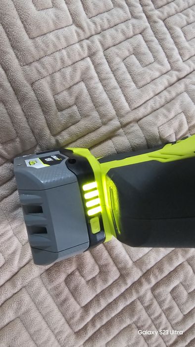 Ferăstrău sabie Ryobi RRS18 cu acumulator 4 Ah Li-Ion 18 V