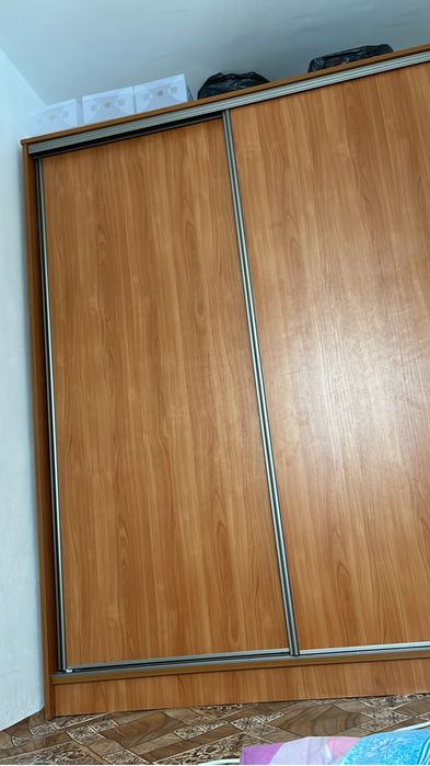 Шкаф ,тумбочка.