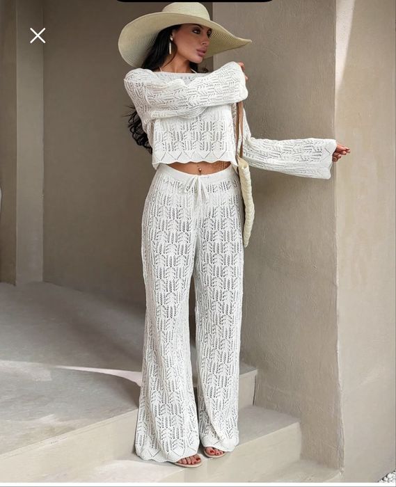 Дамски ажурен костюм